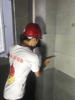 铜仁喜百年装饰新华都客户泥工施工中